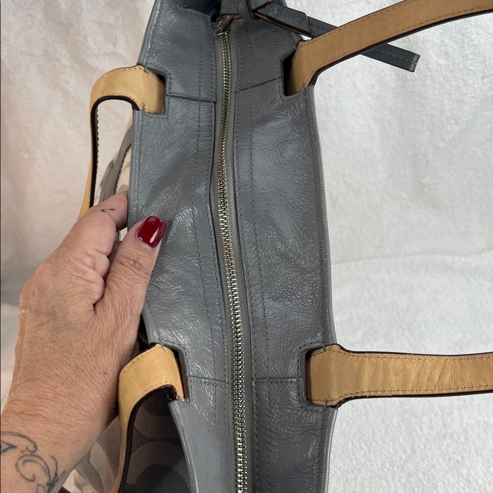 Coach 2011 Gray and Cream Signature Tote - Picture 6 of 7